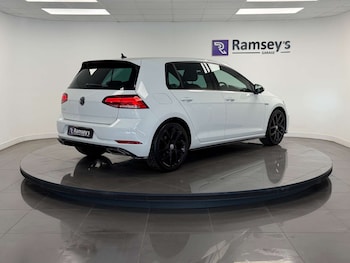 Used Volkswagen Golf 2017 for sale - 77594755: Photo