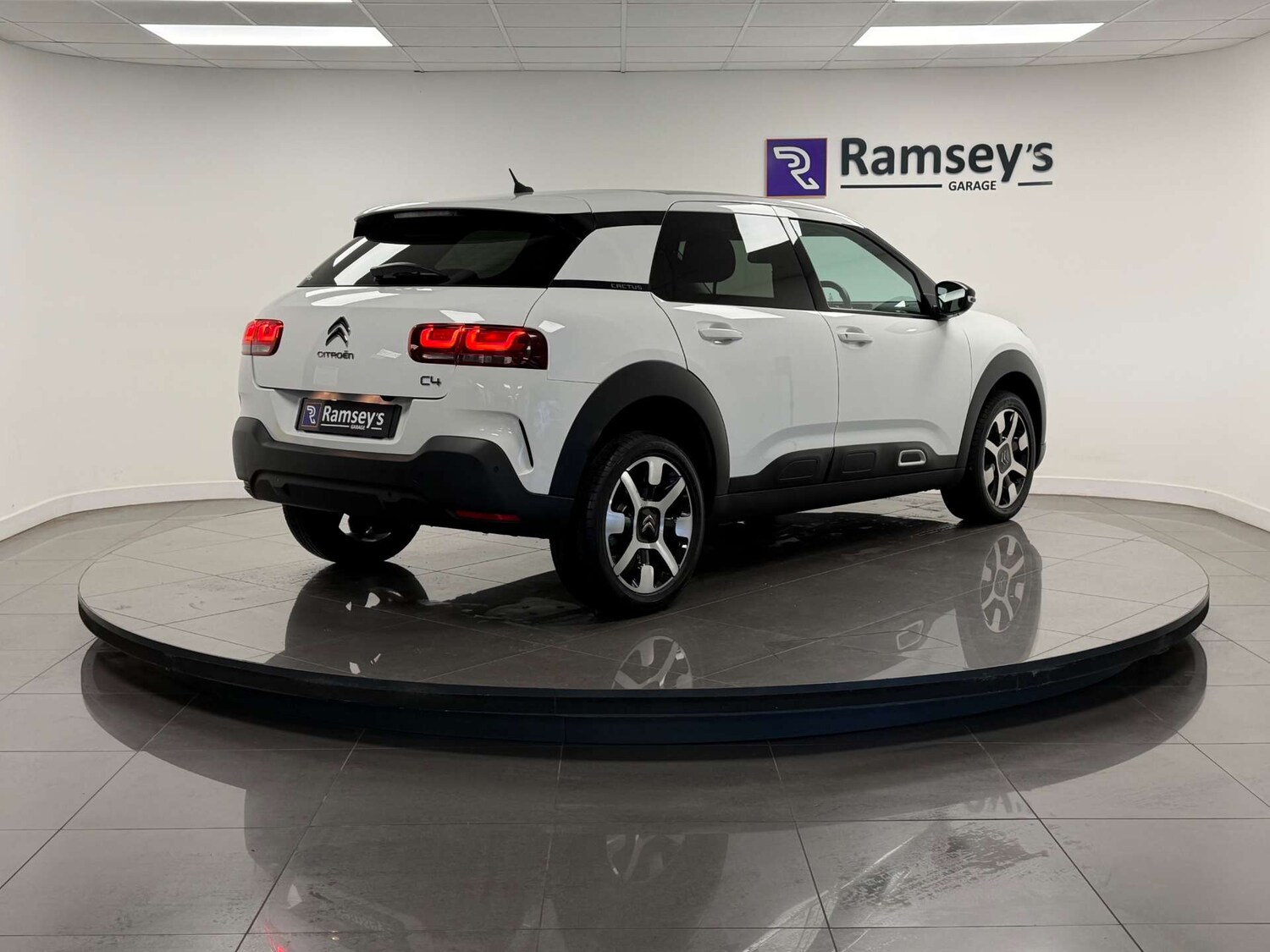 Used Citroen C4 Cactus 2018 for sale - 77505999: Photo 4