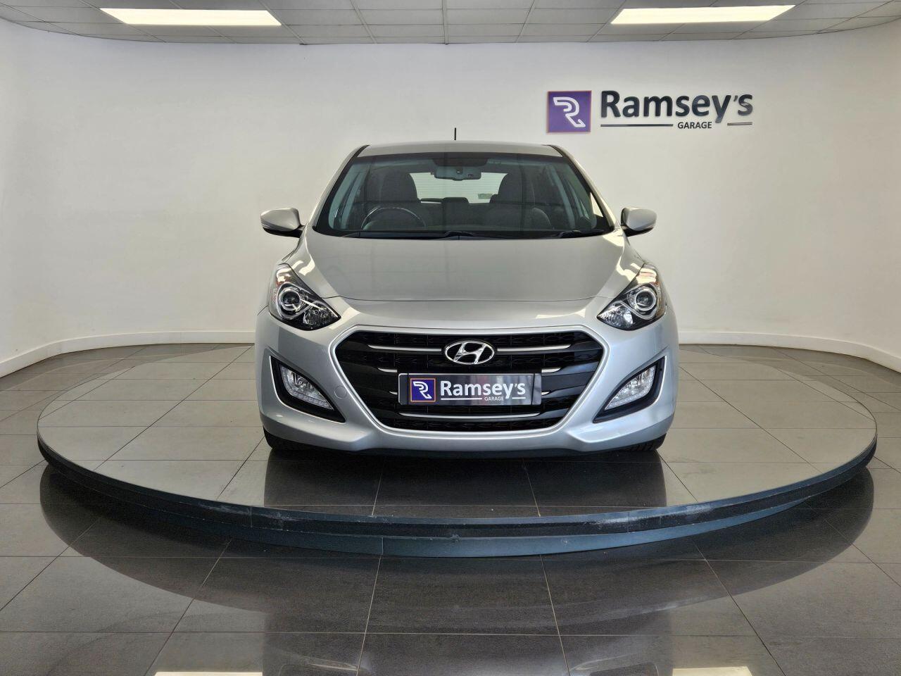 Used Hyundai i30 2015 for sale - 76561408: Photo 11