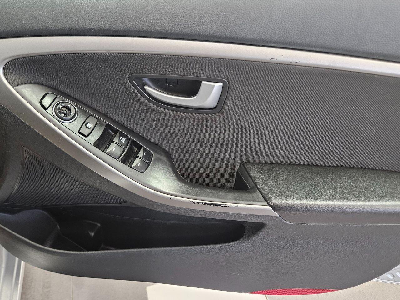 Used Hyundai i30 2015 for sale - 76561408: Photo 17