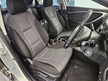 Used Hyundai i30 2015 for sale - 76561408: Photo