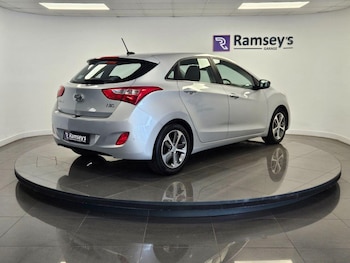 Used Hyundai i30 2015 for sale - 76561408: Photo