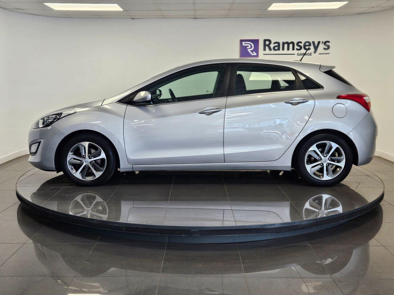 Used Hyundai i30 2015 for sale - 76561408: Photo 6