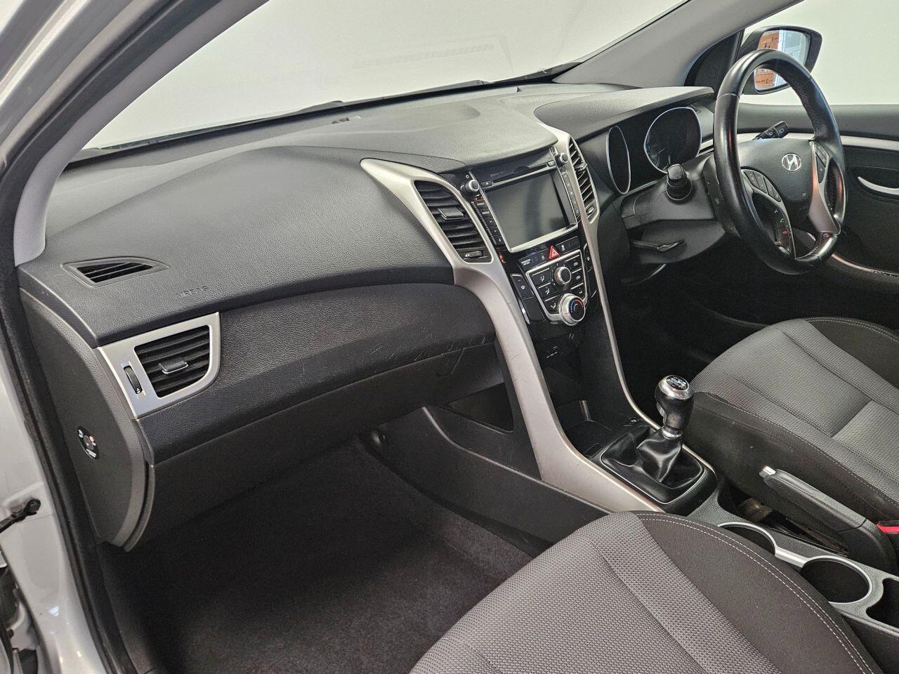 Used Hyundai i30 2015 for sale - 76561408: Photo 9