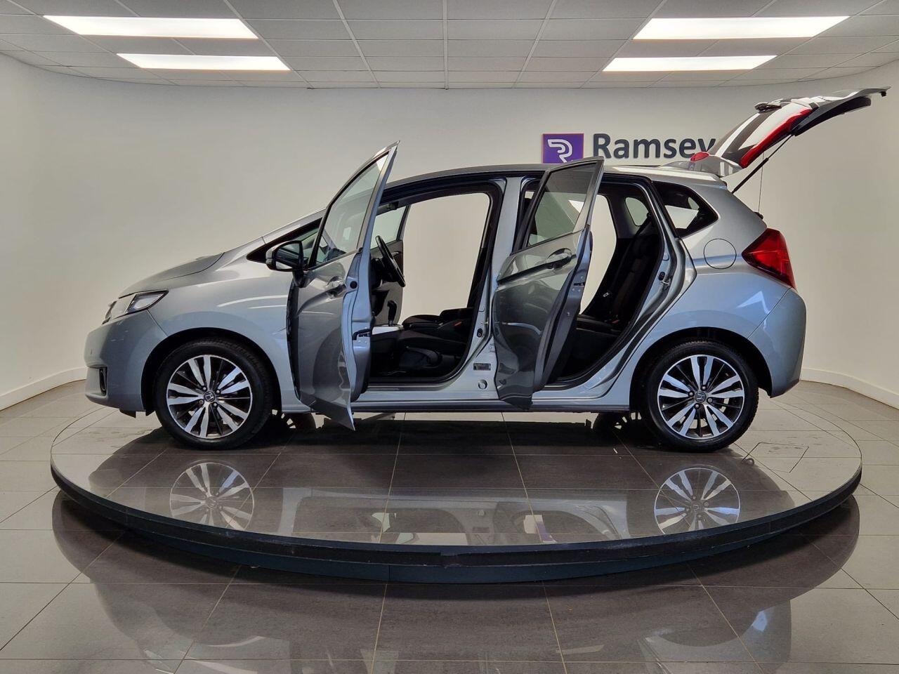 Used Honda Jazz 2016 for sale - 77066598: Photo 32