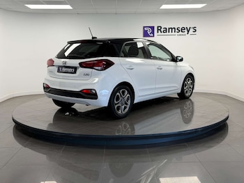 Used Hyundai i20 2019 for sale - 77765734: Photo