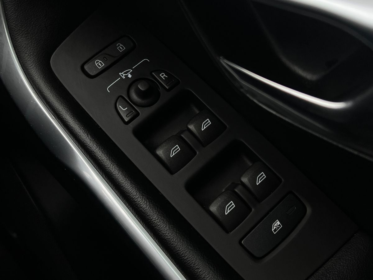 Used Volvo V40 2015 for sale - 77318528: Photo 18