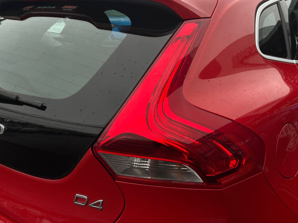 Used Volvo V40 2015 for sale - 77318528: Photo 26