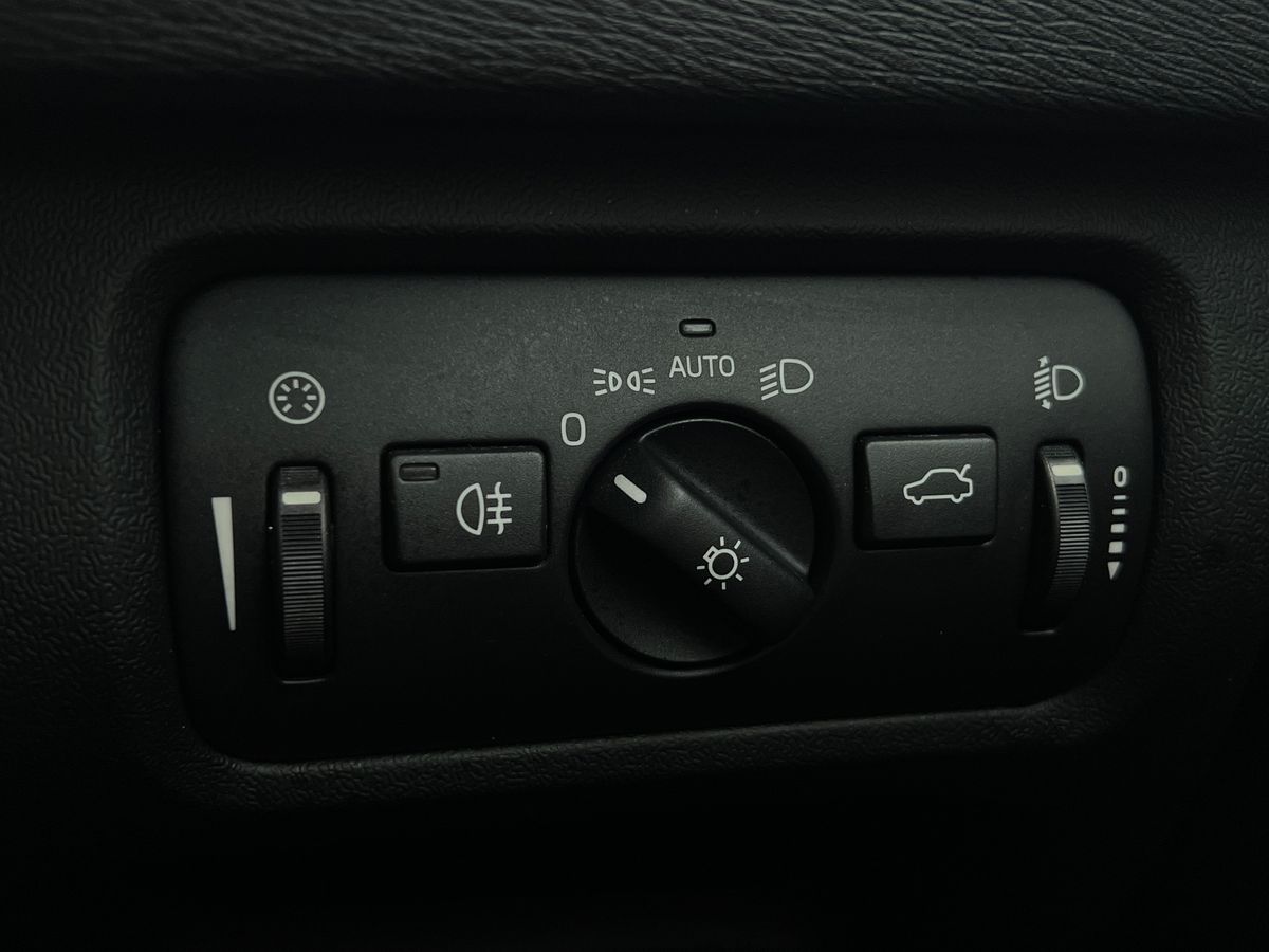 Used Volvo V40 2015 for sale - 77318528: Photo 34