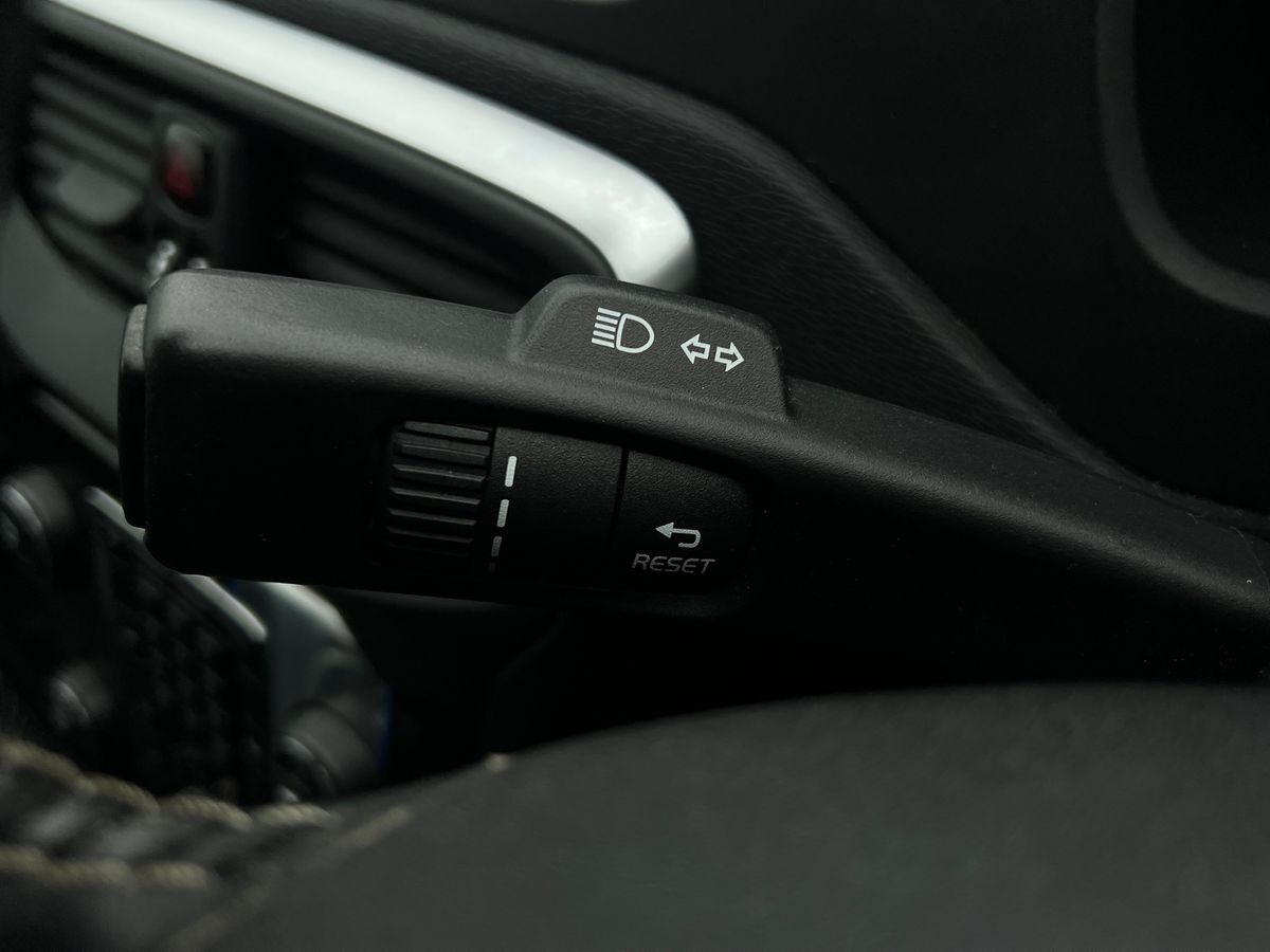 Used Volvo V40 2015 for sale - 77318528: Photo 39