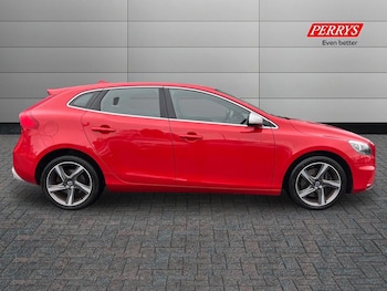 Used Volvo V40 2015 for sale - 77318528: Photo