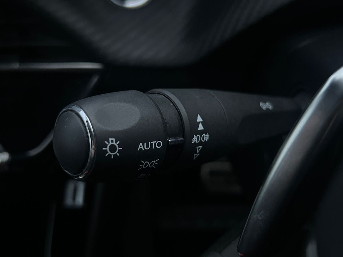 Used Peugeot 2008 2022 for sale - 77033859: Photo 40