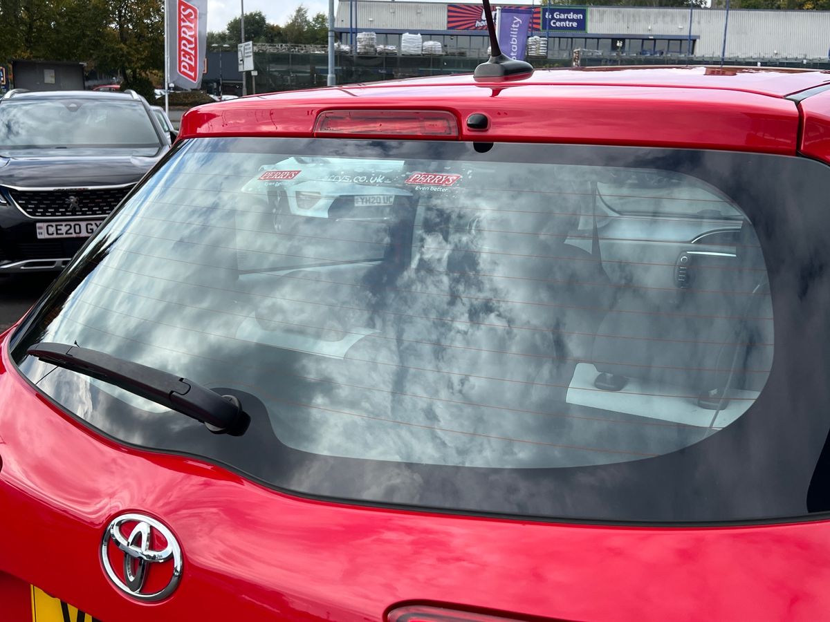 Used Toyota Yaris 2019 for sale - 76142120: Photo 27