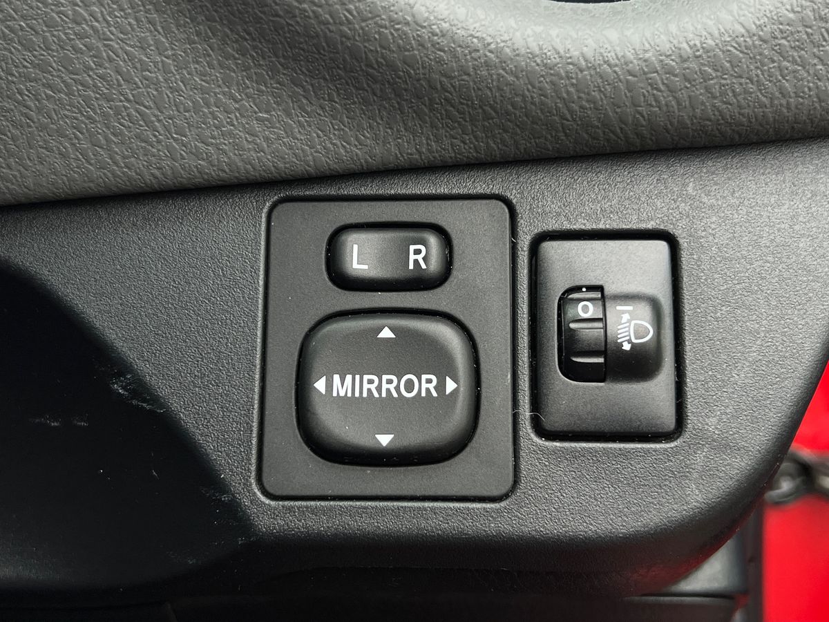 Used Toyota Yaris 2019 for sale - 76142120: Photo 33