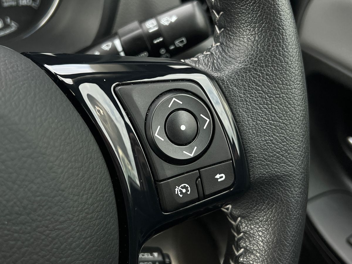 Used Toyota Yaris 2019 for sale - 76142120: Photo 35