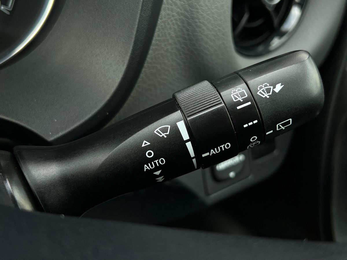 Used Toyota Yaris 2019 for sale - 76142120: Photo 36