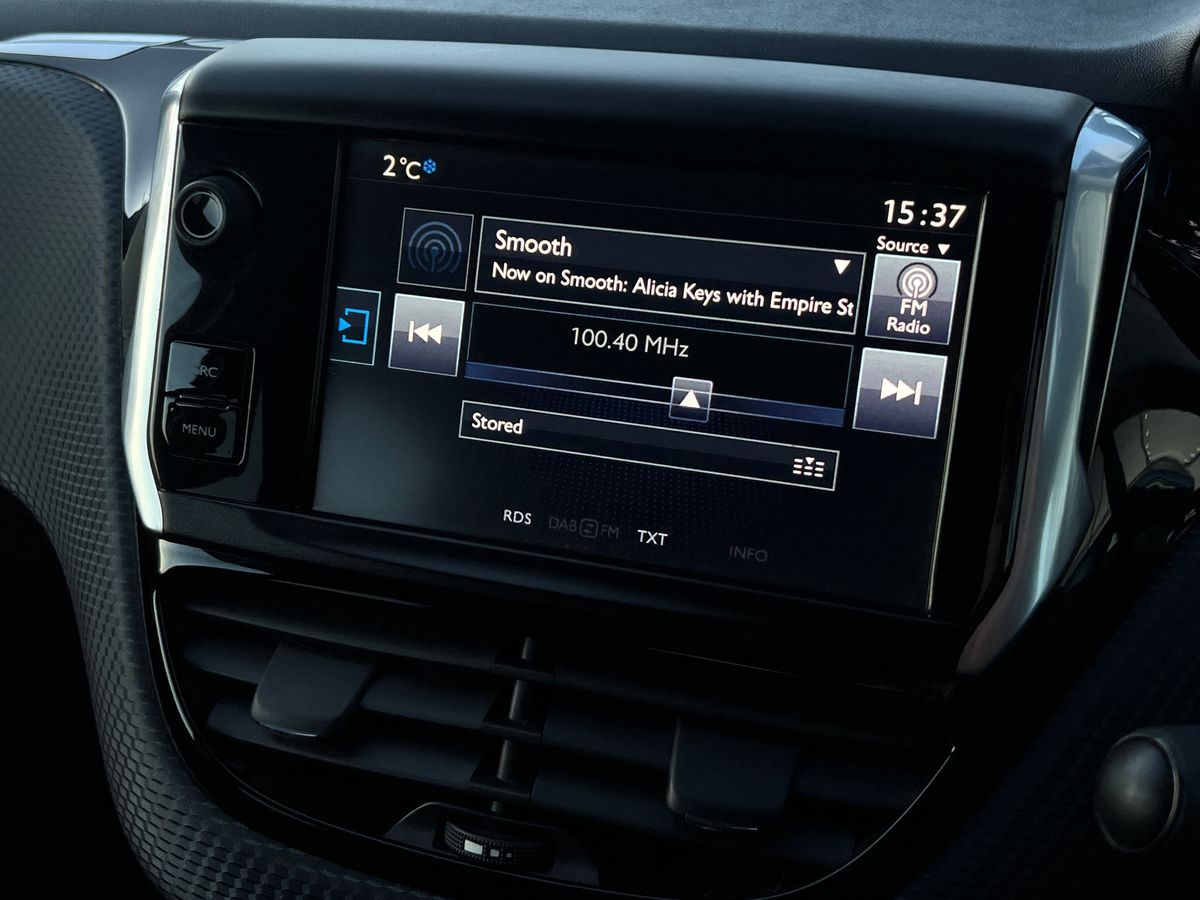 Used Peugeot 2008 2015 for sale - 76625902: Photo 10