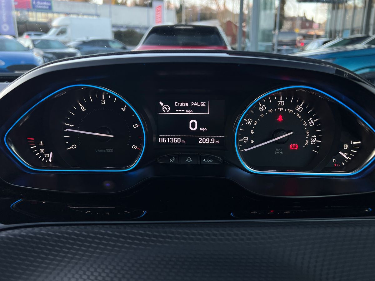 Used Peugeot 2008 2015 for sale - 76625902: Photo 14