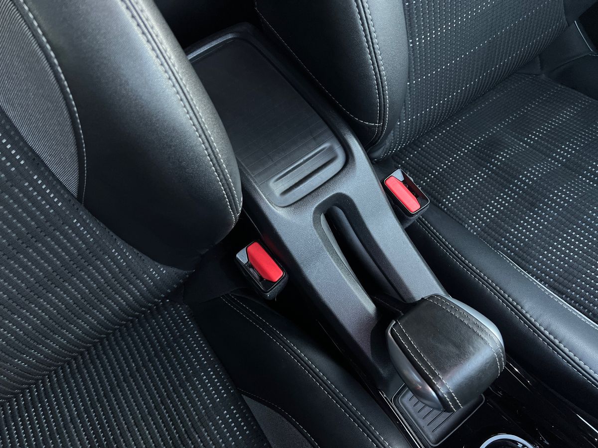 Used Peugeot 2008 2015 for sale - 76625902: Photo 32