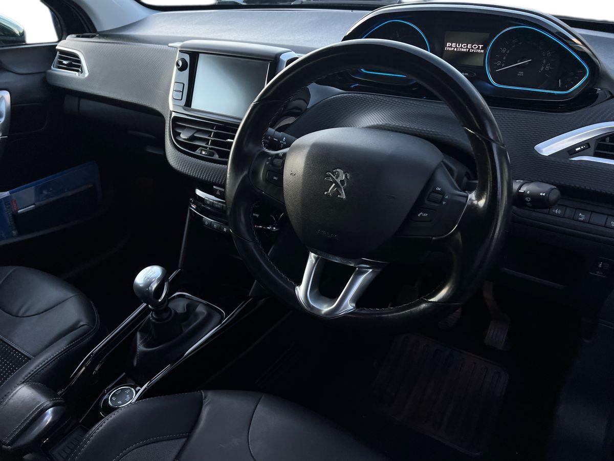 Used Peugeot 2008 2015 for sale - 76625902: Photo 8