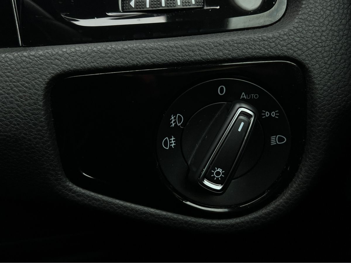 Used Volkswagen Golf 2019 for sale - 76219886: Photo 40