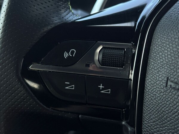 Used Peugeot 2008 2023 for sale - 75637872: Photo 17