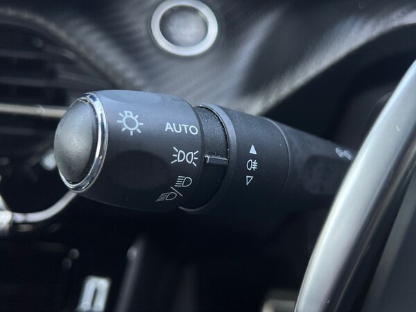 Used Peugeot 2008 2023 for sale - 75637872: Photo 38