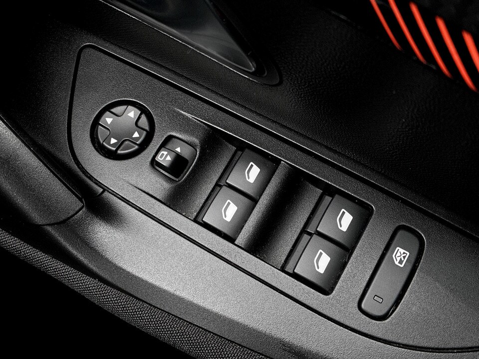 Used Peugeot 2008 2023 for sale - 77517019: Photo 32