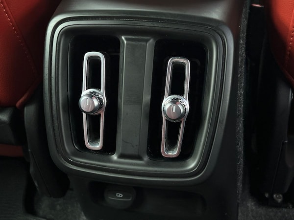 Used Volvo XC40 2020 for sale - 76090379: Photo 31