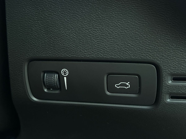 Used Volvo XC40 2020 for sale - 76090379: Photo 37