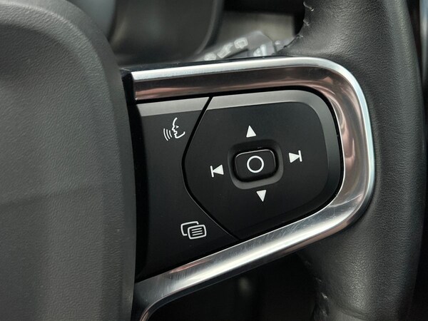 Used Volvo XC40 2020 for sale - 76090379: Photo 38