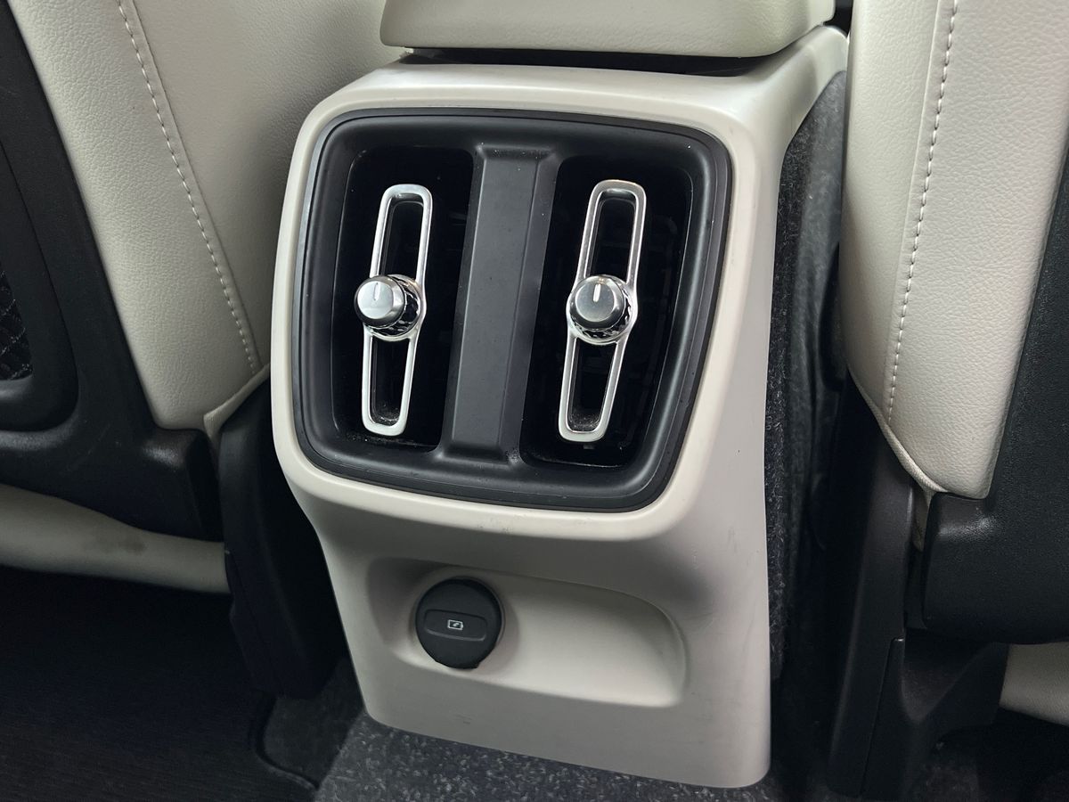 Used Volvo XC40 2020 for sale - 76565830: Photo 31