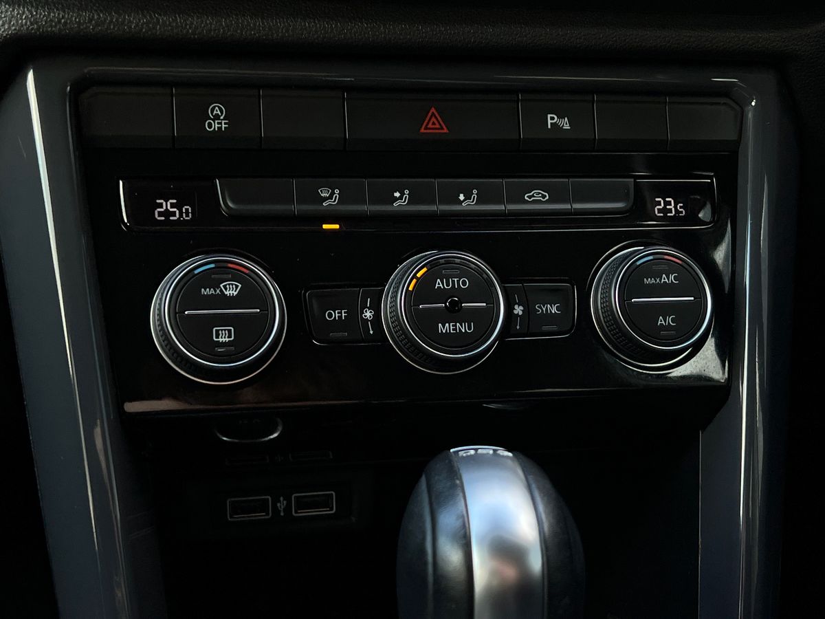 Used Volkswagen T-Roc 2019 for sale - 76364547: Photo 12