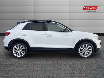 Used Volkswagen T-Roc 2019 for sale - 76364547: Photo