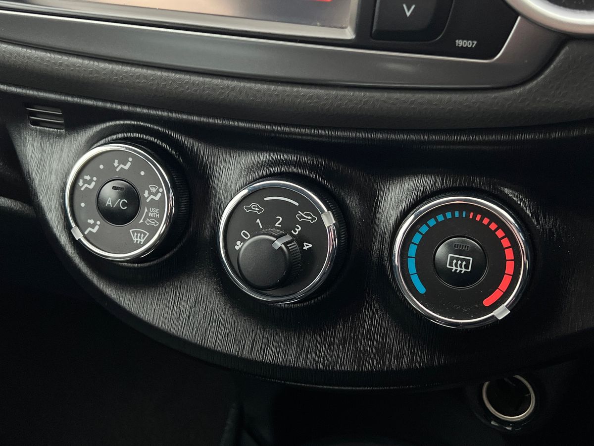 Used Toyota Yaris 2013 for sale - 77002101: Photo 12