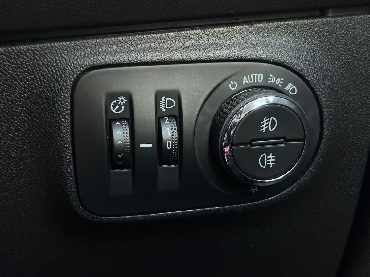 Used Vauxhall Corsa 2017 for sale - 77221096: Photo 39