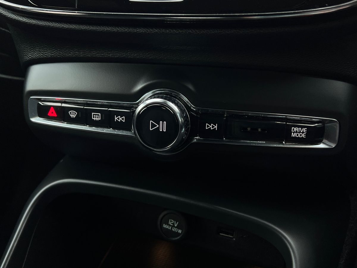 Used Volvo XC40 2021 for sale - 77207770: Photo 40