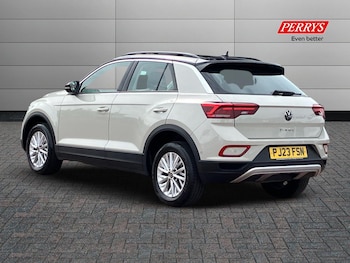 Used Volkswagen T-Roc 2023 for sale - 76777521: Photo