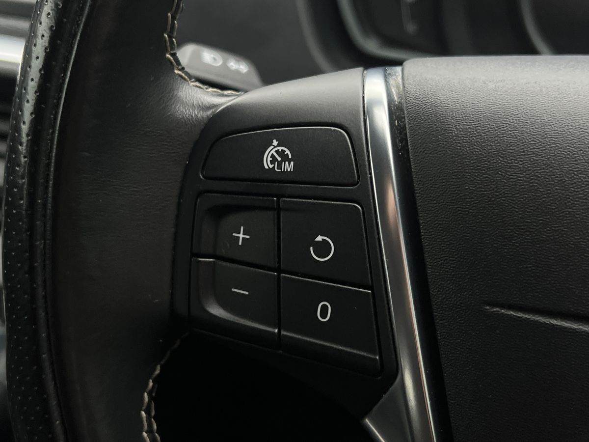 Used Volvo V40 2015 for sale - 76777510: Photo 16