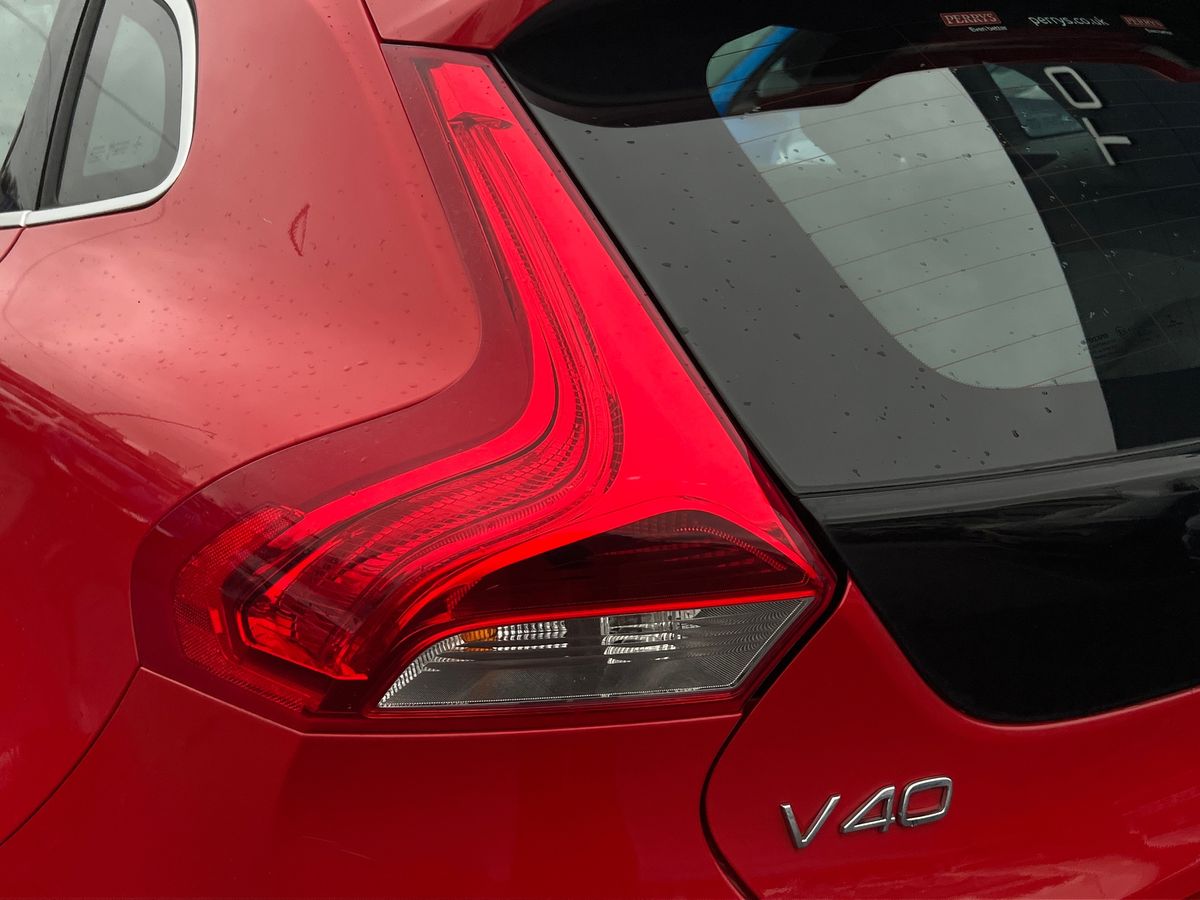 Used Volvo V40 2015 for sale - 76777510: Photo 25