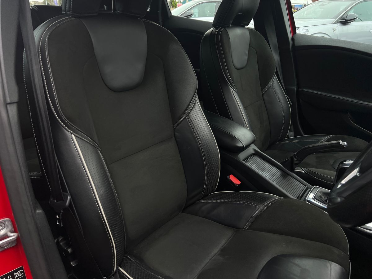 Used Volvo V40 2015 for sale - 77475209: Photo 32