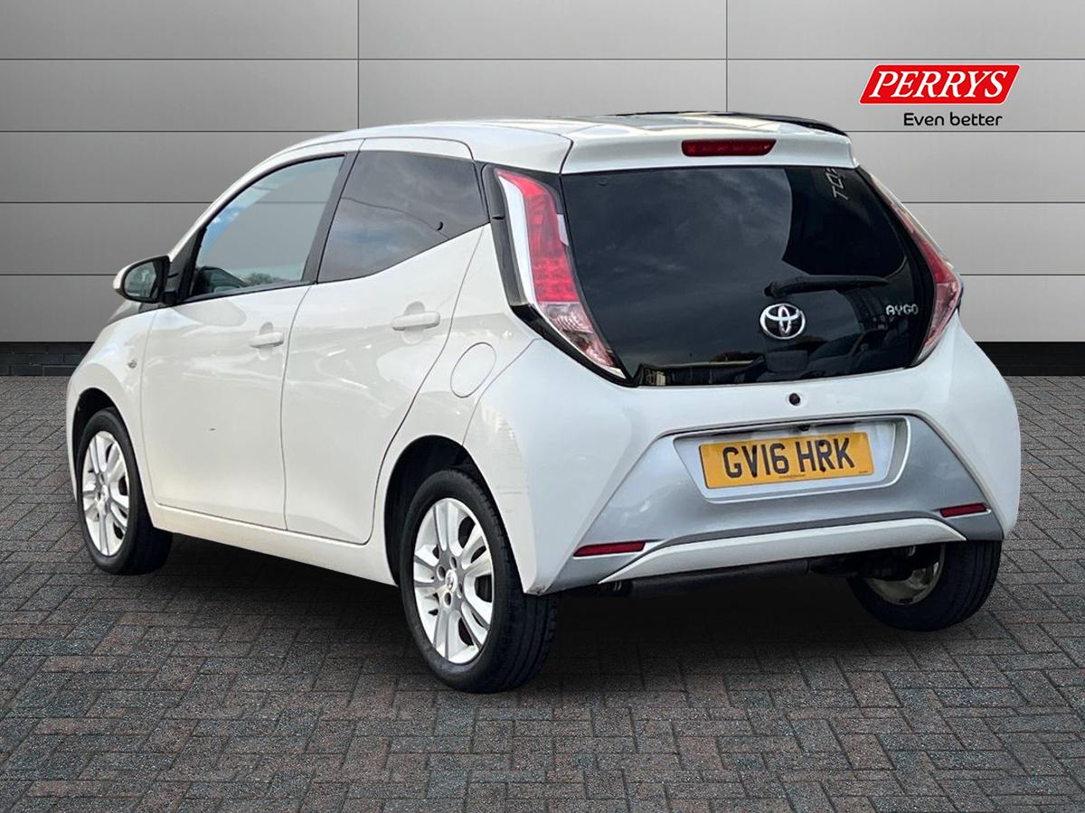 Used Toyota AYGO 2016 for sale - 76364528: Photo 2