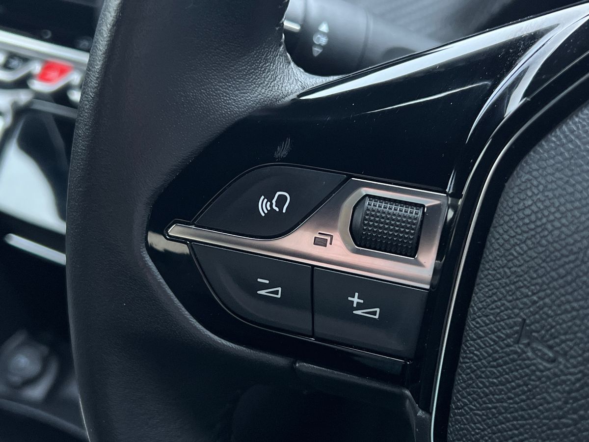 Used Peugeot 2008 2023 for sale - 76663302: Photo 16