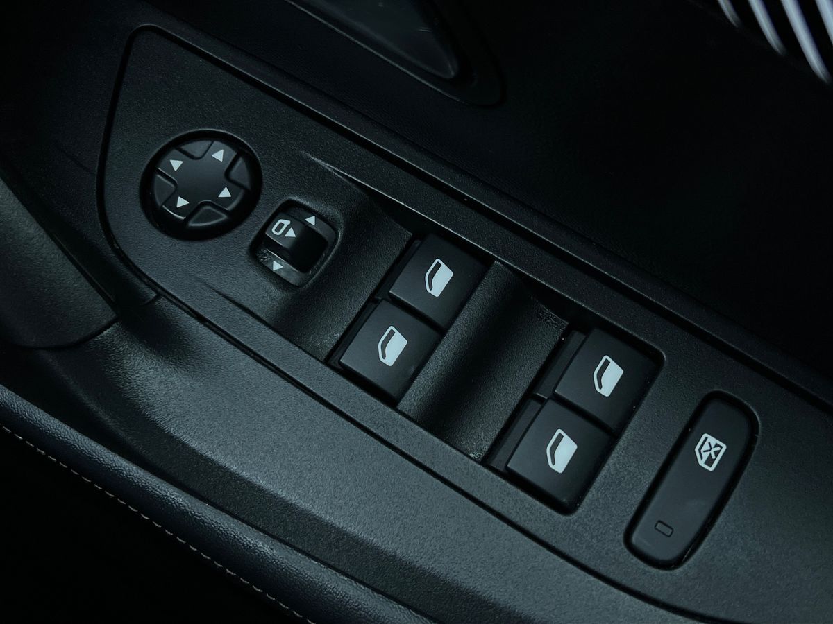 Used Peugeot 2008 2023 for sale - 76663302: Photo 18