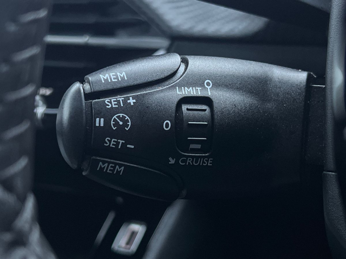 Used Peugeot 2008 2023 for sale - 76663302: Photo 39