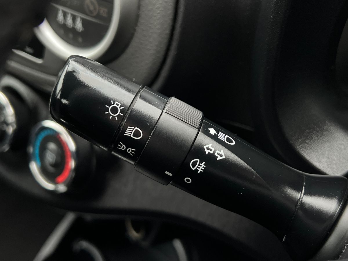 Used Toyota Yaris 2013 for sale - 77113675: Photo 37