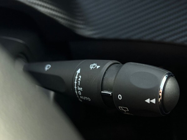 Used Peugeot 2008 2024 for sale - 76220033: Photo 38