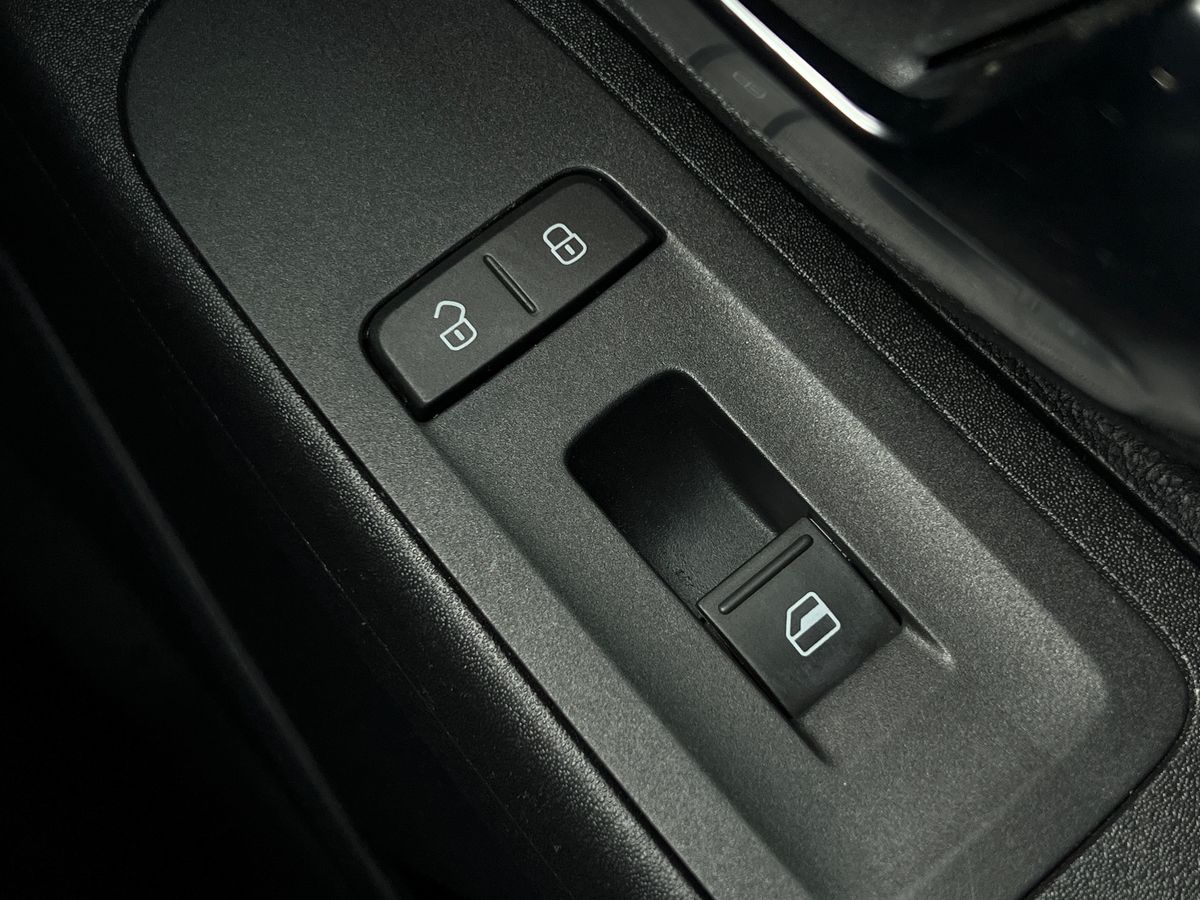 Used Volkswagen up! 2013 for sale - 76425979: Photo 18