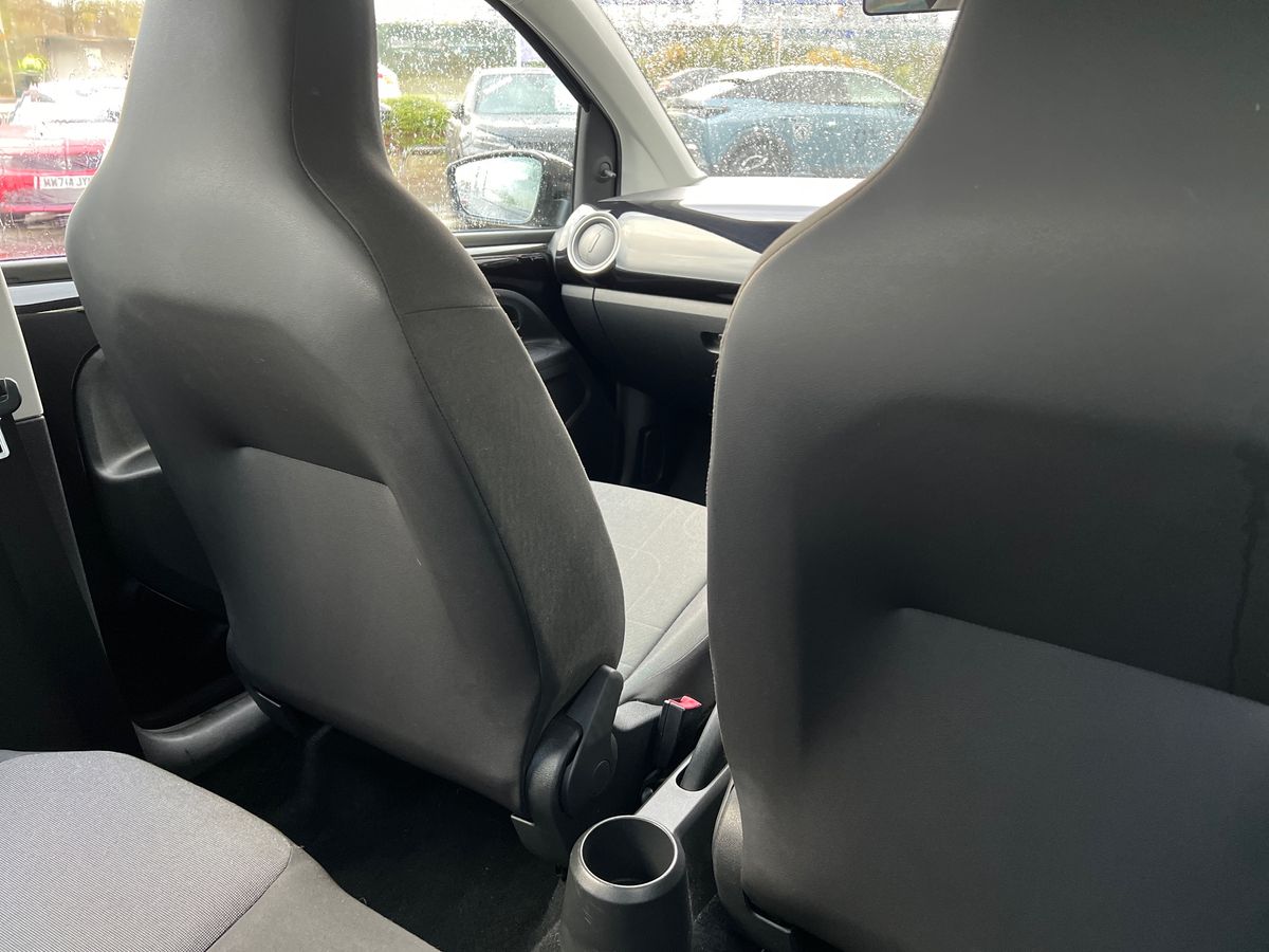 Used Volkswagen up! 2013 for sale - 76425979: Photo 30