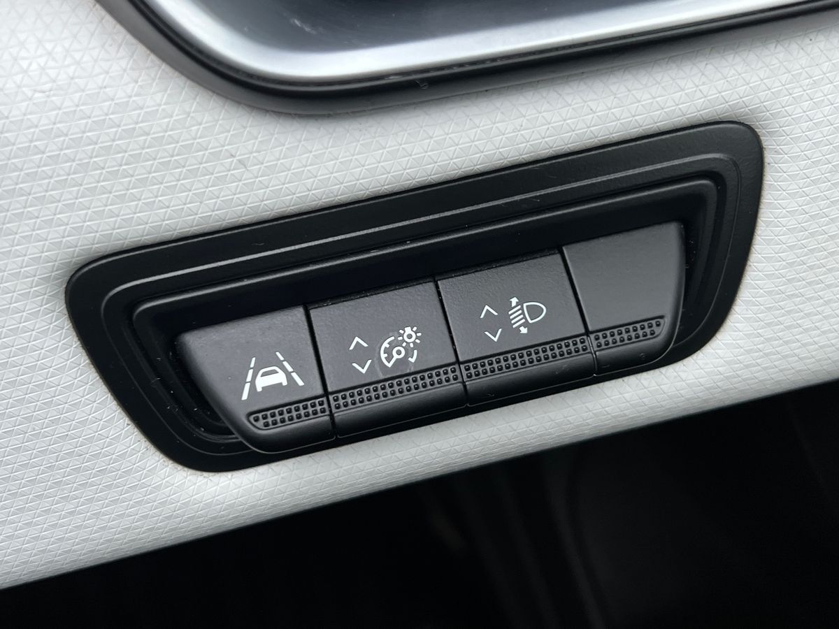 Used Renault Clio 2023 for sale - 76980161: Photo 37